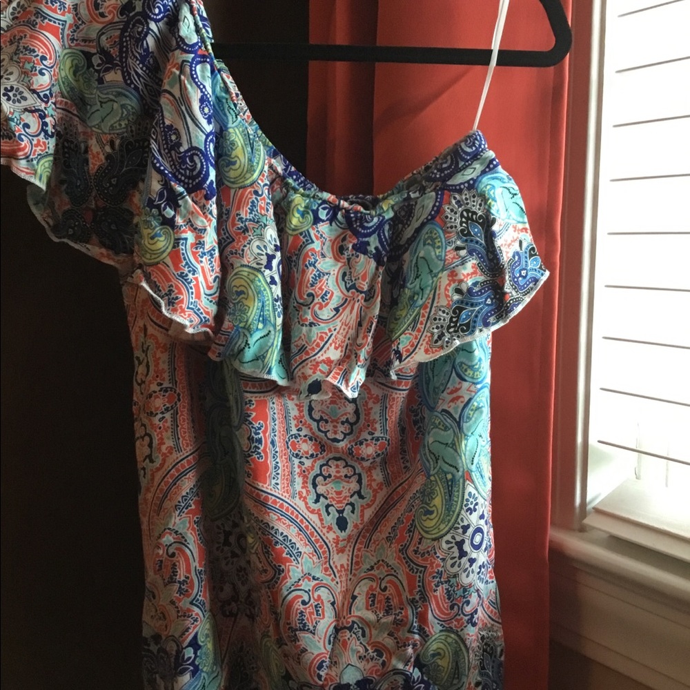 One shoulder top